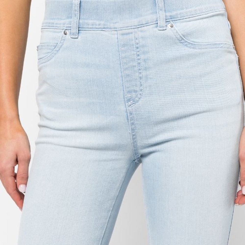 NEW NWT SPANX Flare Jean In Retro Light Wash - Picture 2 of 12